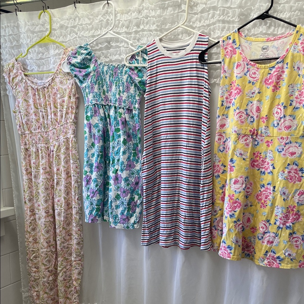 Lot of 4 dresses & pantsuit size 8-10